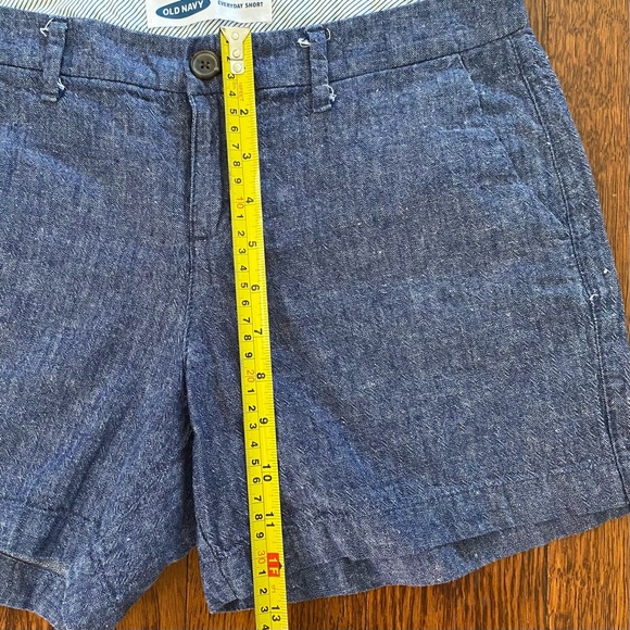 Old Navy blue everyday short size 2 - Picture 5 of 9
